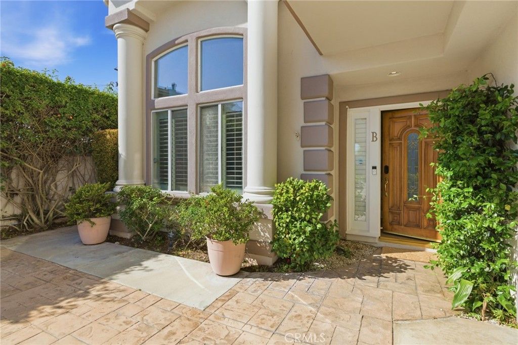 Photo of 2409 Ruhland Ave. Ave #B, Redondo Beach, CA 90278 (MLS # SB26062408)