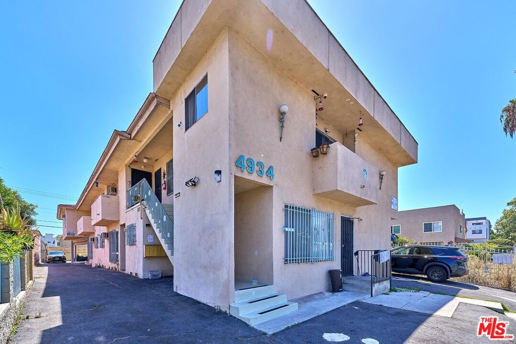 4934 Maplewood Avenue