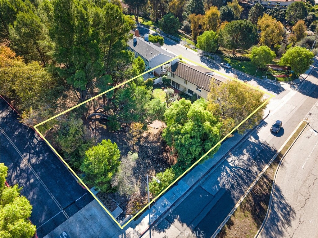 5465 Valley View