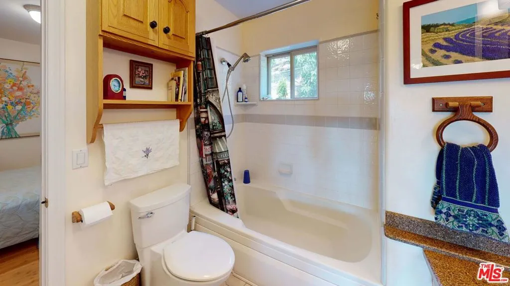 Ventura, California 93001, United States, 3 Bedrooms Bedrooms, ,2 BathroomsBathrooms,Residential,Active,183134