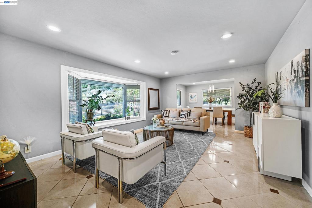 1742 Mendocino Dr