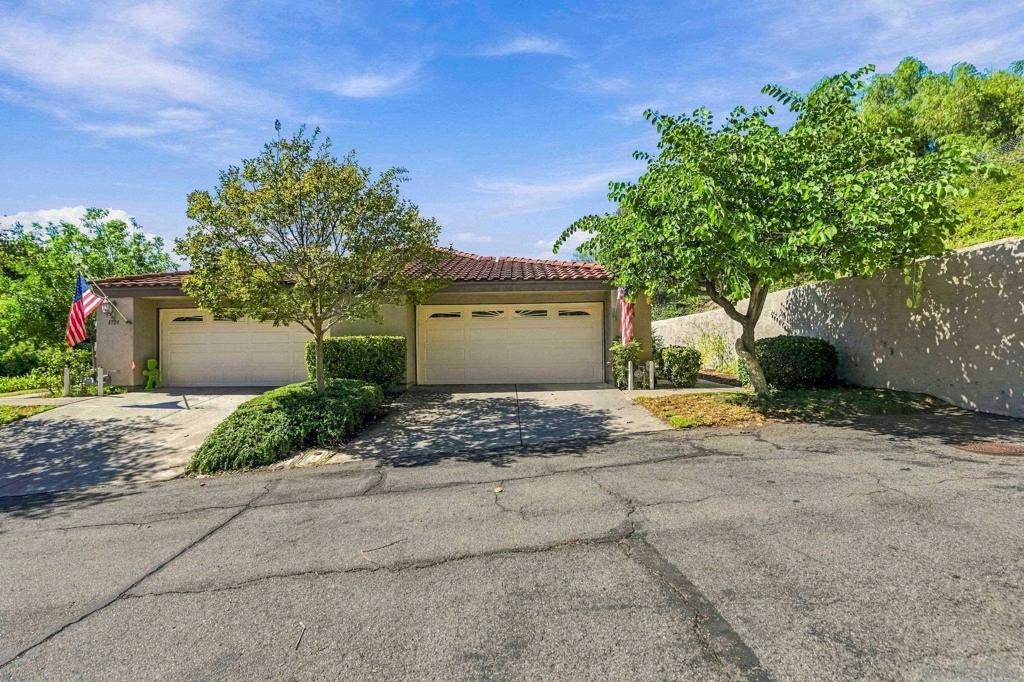 1318 Gary Ln
