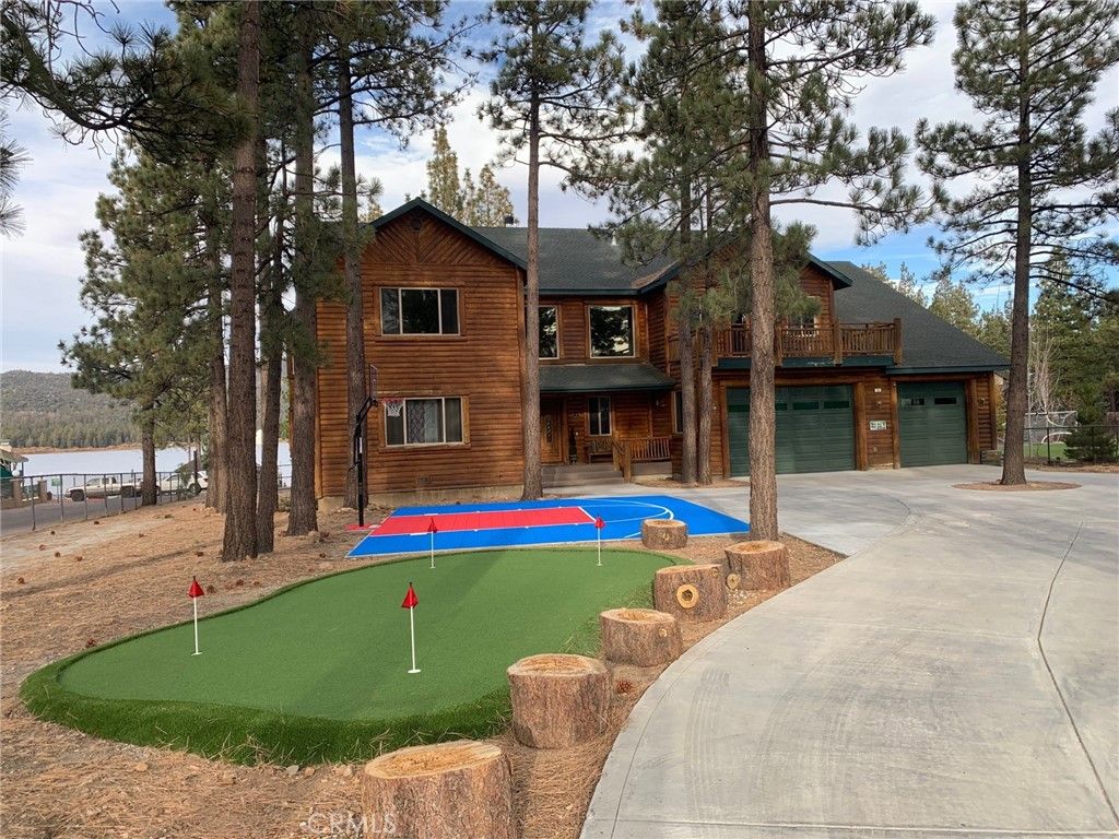 Photo of 193 Lagunita Ln, Big Bear Lake, CA 92315 (MLS # OC25241906)