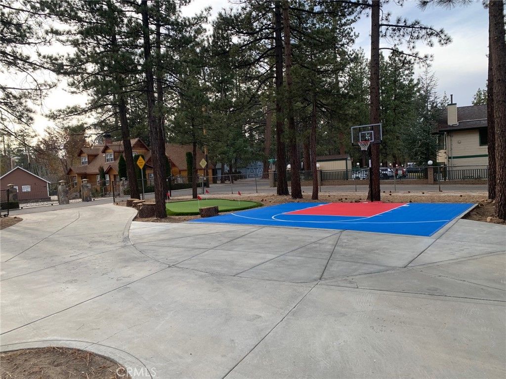 Photo of 193 Lagunita Ln, Big Bear Lake, CA 92315 (MLS # OC25241906)