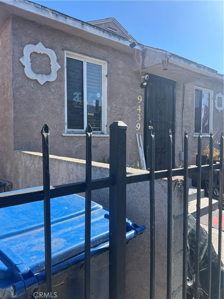 9435 S Western