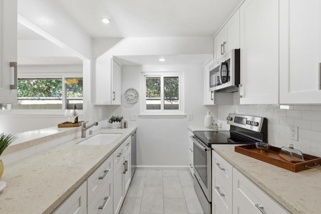 1225 Blackberry Terrace