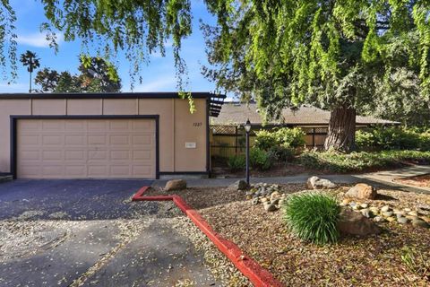 Photo of 1225 Blackberry Terrace, Sunnyvale, CA 94087 (MLS # ML82036921)