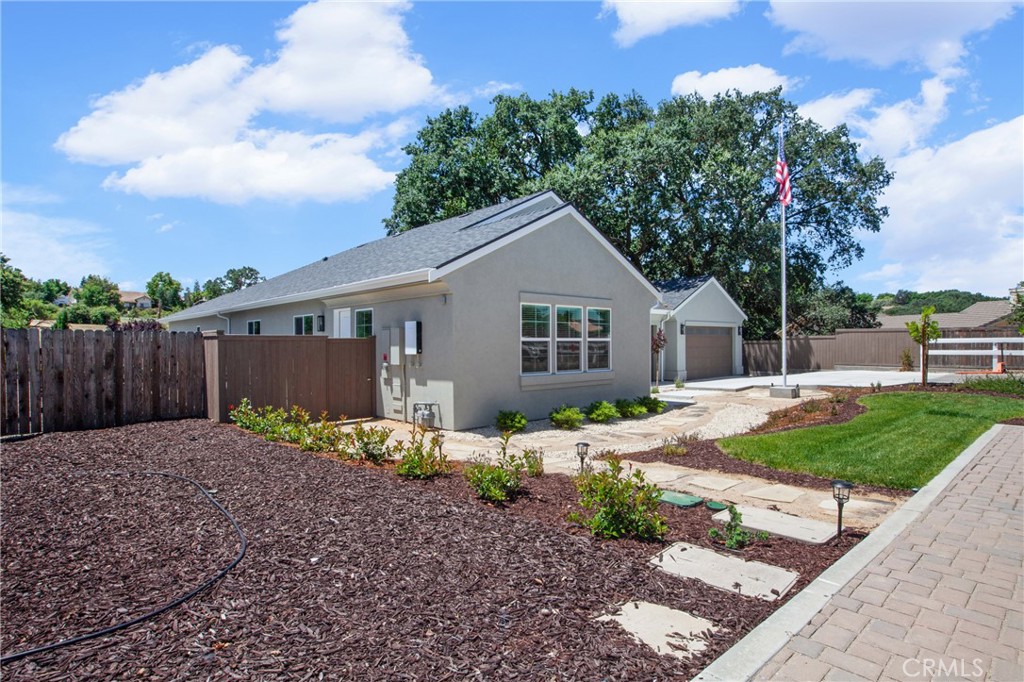 1908 Catahoula Court