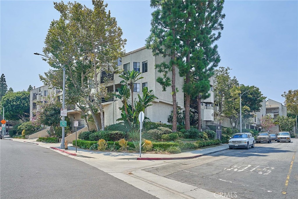 Priced To Sell! Beautiful condo in the Villa Pacifica complex! Secluded 3rd floor end unit has no shared walls, great cross ventilation, and quiet neighbors. Updated 2 BR 2 BA condo boasting a spacious bonus loft, ample closet space, W/D, balcony, double-paned windows, central AC with Nest thermostat, Ring camera and water purifier. The layout features an open floor plan with large skylights and stunning cathedral ceilings. The spacious kitchen features granite countertops with white cabinets. Unit comes with 2 lower level parking spots and subterranean storage in a friendly, multi-generational condo community with pool and low HOA. Eastside LB location convenient to shopping, park, gym, elementary school, Cal State Long Beach, and 2 mi from beach. Come see this spacious starter home before it’s gone!