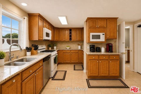 Tiny photo for 2114 Rhonda Street, Oxnard, CA 93036 (MLS # 26858195)