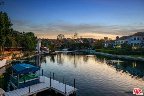 Photo of 10024 Toluca Lake Avenue, Toluca Lake, CA 91602 (MLS # 25597951)