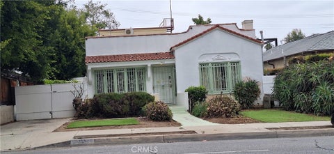 Photo of 906 N Crescent Heights BLVD, Los Angeles, CA 90046 (MLS # WS26148771)