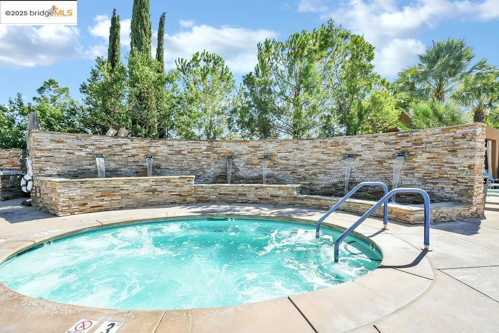 TRIVINE - Residential Lease