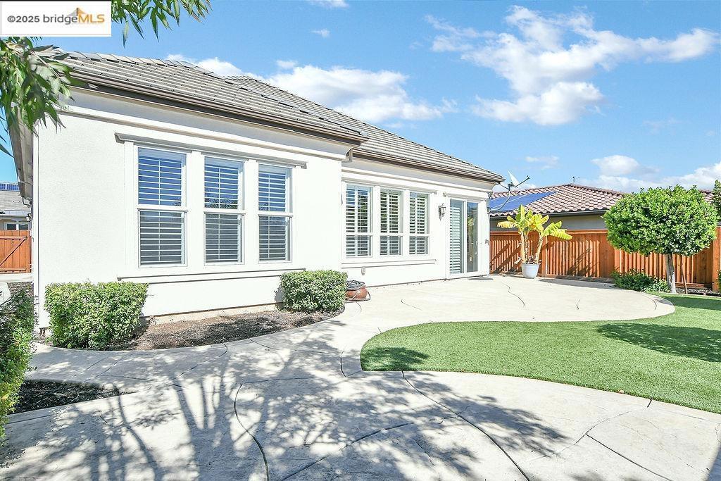 TRIVINE - Residential Lease