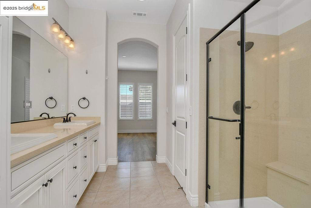 TRIVINE - Residential Lease