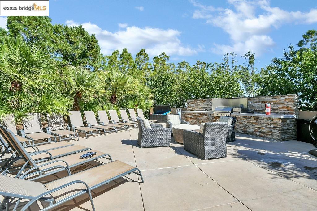 TRIVINE - Residential Lease