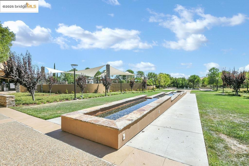 TRIVINE - Residential Lease