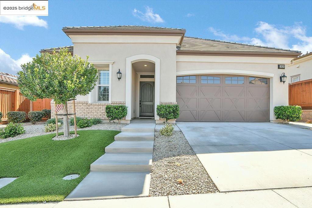 TRIVINE - Residential Lease