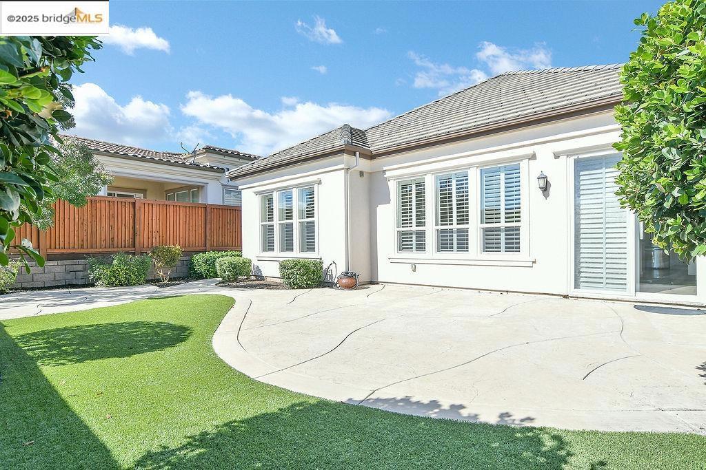 TRIVINE - Residential Lease