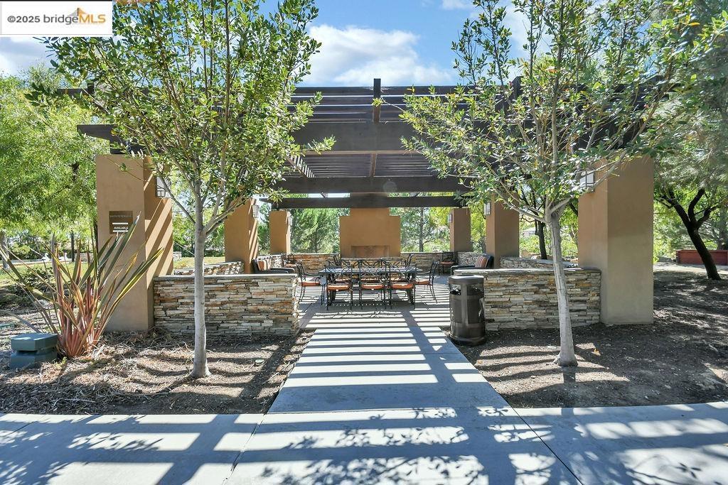 TRIVINE - Residential Lease