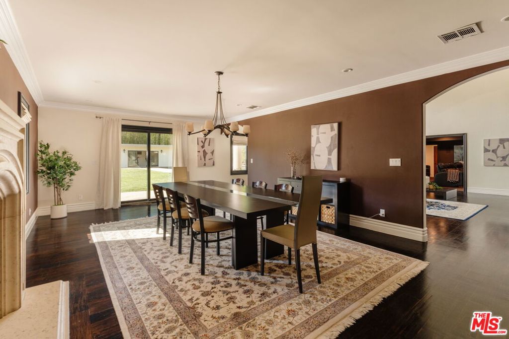 17236 Weddington Street