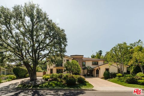 Photo of 17236 Weddington Street, Encino, CA 91316 (MLS # 26669743)