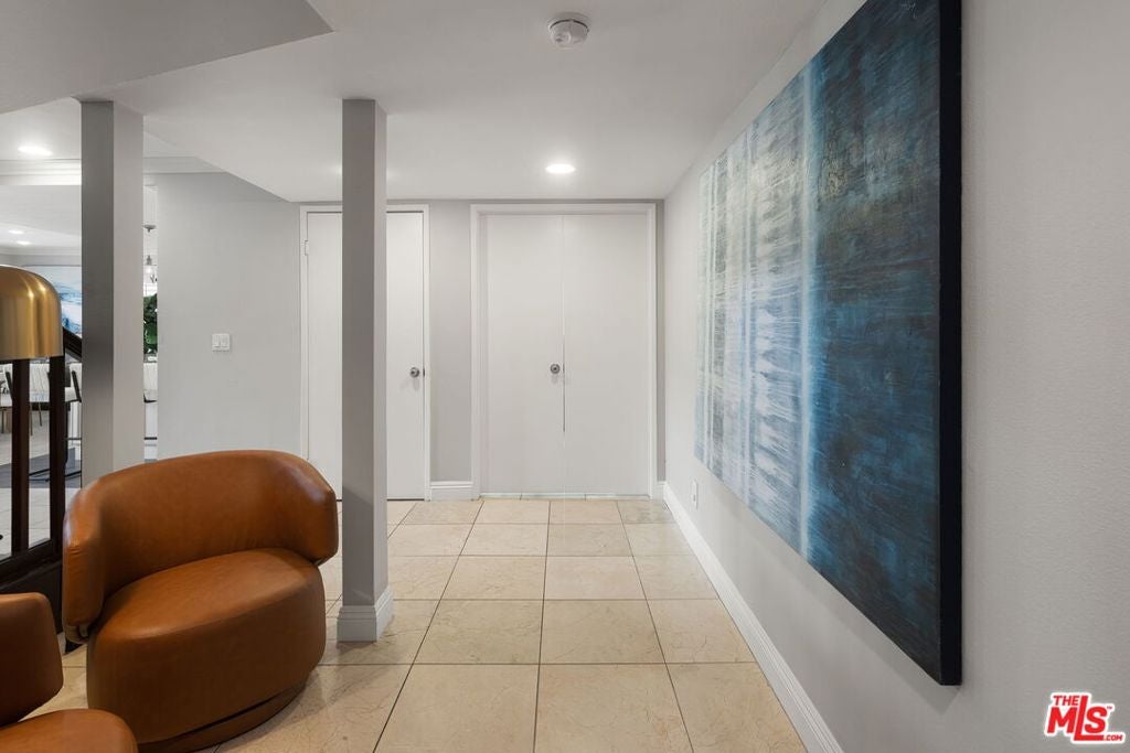 Properties 1 1234 Granville Avenue 4