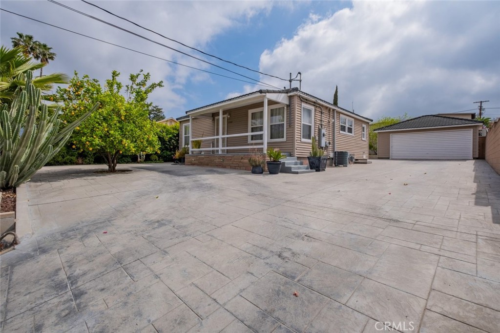 10404 Jardine Avenue