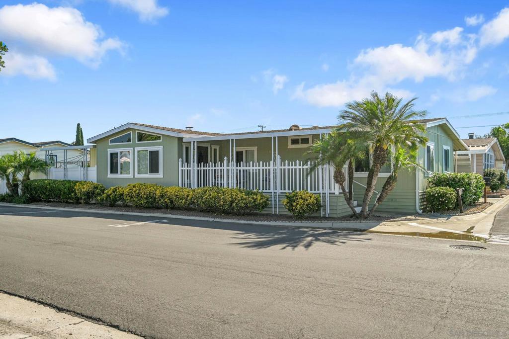 9255 N Magnolia Avenue 10