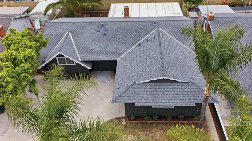 1261 E Balsam