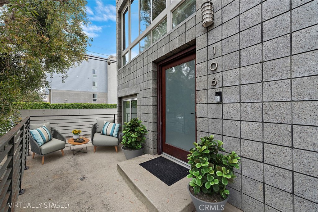 4151 Redwood Avenue #106