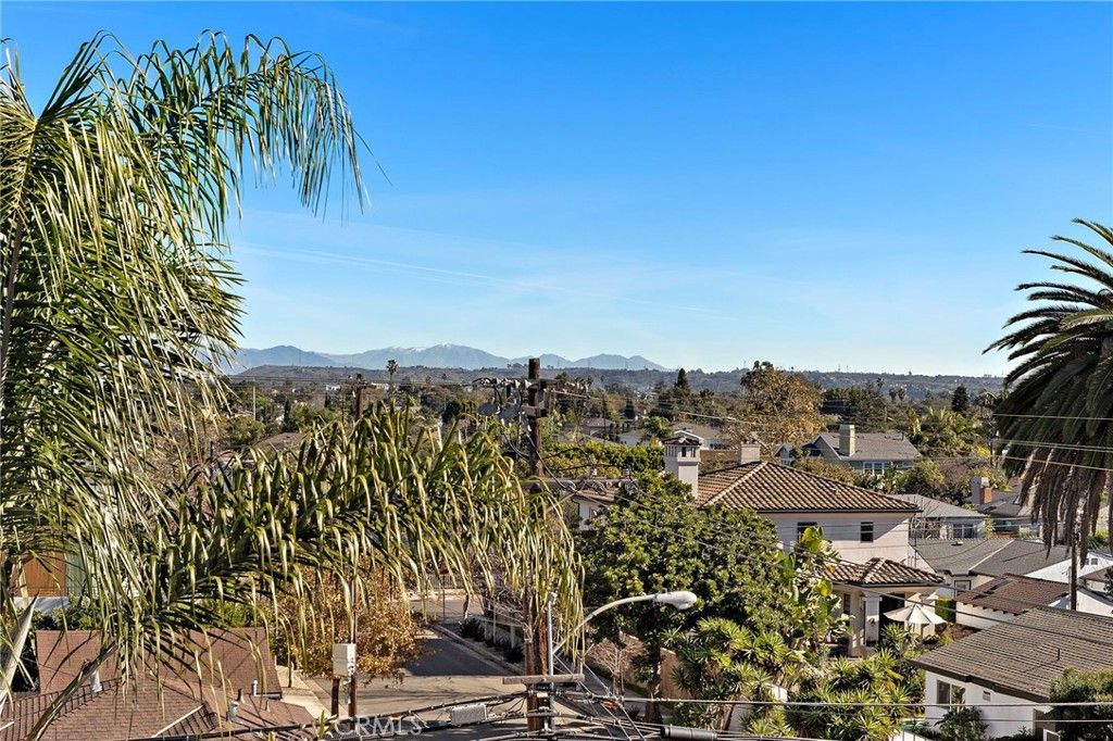 Photo of 4151 Redwood Avenue #106, Los Angeles, CA 90066 (MLS # LG26001847)