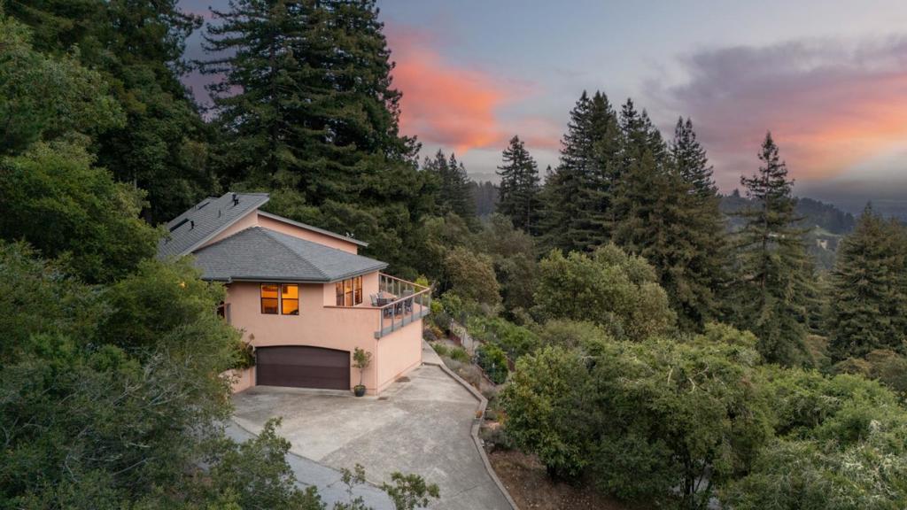 1081 Avocado Road