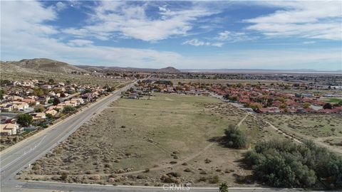 Photo of 1 30th Street W, Rosamond, CA 93560 (MLS # SR26076533)