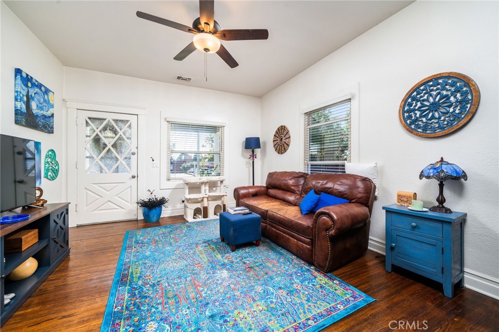 124 N Vista Bonita Avenue