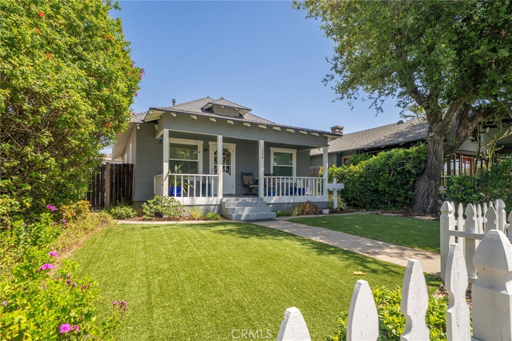 124 N Vista Bonita Avenue