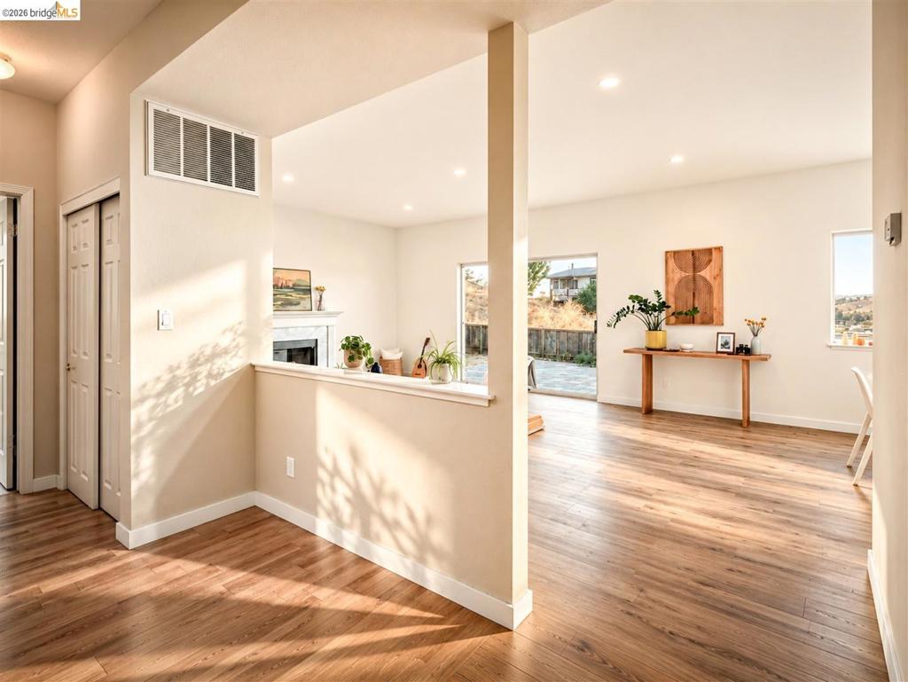 104 Bridgeview Ct
