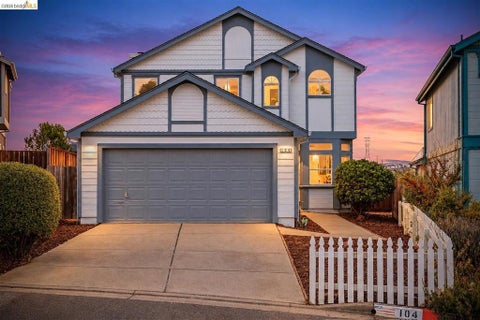 Photo of 104 Bridgeview Ct Ct, Crockett, CA 94525 (MLS # 41151539)