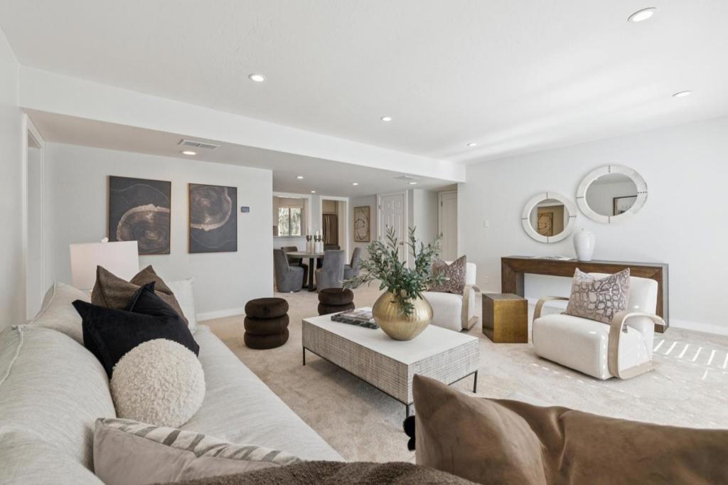675 Sharon Park 307