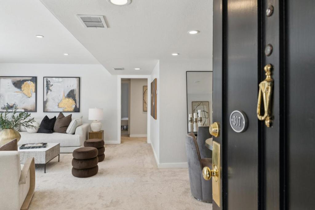 675 Sharon Park DR 307, Menlo Park CA 94025