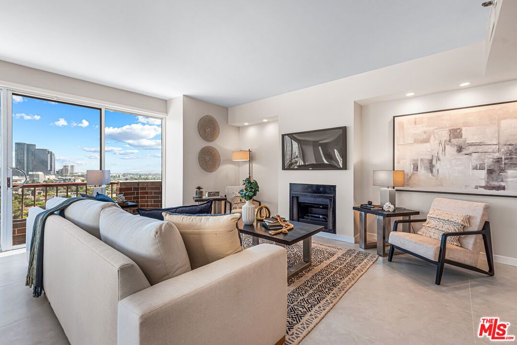 Photo of 10550 Wilshire Boulevard #1204, Los Angeles, CA 90024 (MLS # 25583627)
