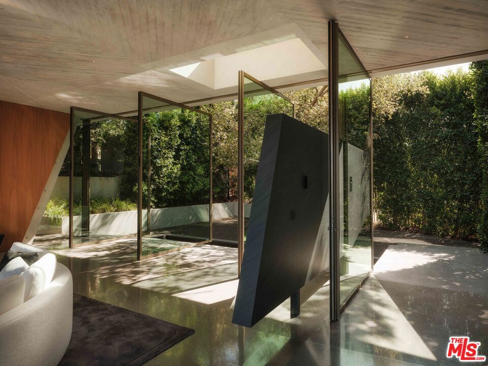 1331 Linda Flora Drive