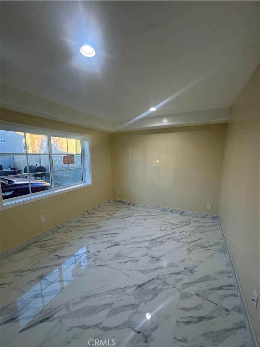 Welcome to 3528 1/2 W 109th Street, a cozy 1-bedroom, 1-bath home perfectly situated in the heart of Inglewood. This charming unit offers a comfortable layout with convenient backyard access—ideal for relaxing or enjoying outdoor space. Located near SoFi Stadium, shopping, dining, and major freeways, this home provides both comfort and convenience in a prime location.