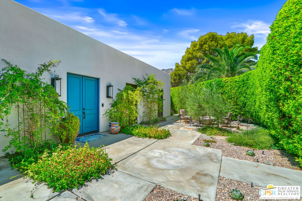 1411 E Buena Vista Drive