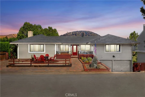 5495 Summit Drive, Wrightwood, CA 92397 - MLS#: CV25194713