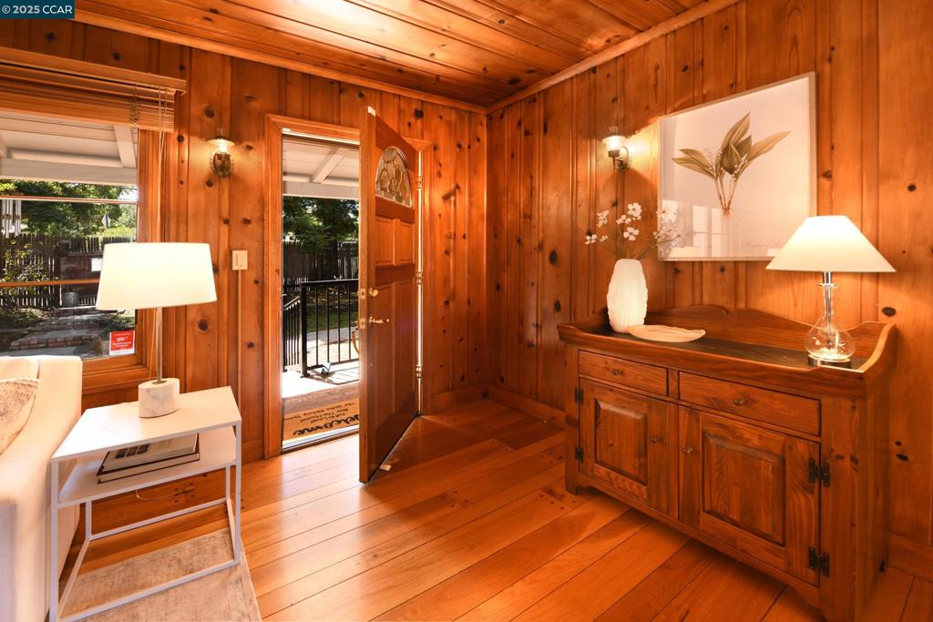 S. WALNUT CREEK - Residential