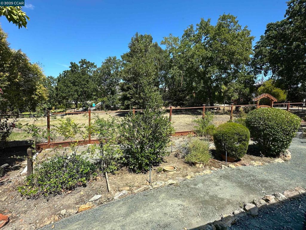 S. WALNUT CREEK - Residential