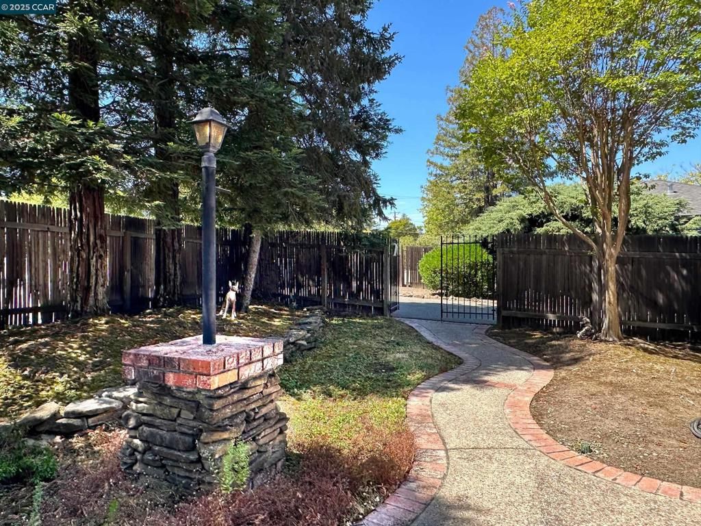 Photo of 2128 San Miguel Dr Dr, Walnut Creek, CA 94596 (MLS # 41115235)