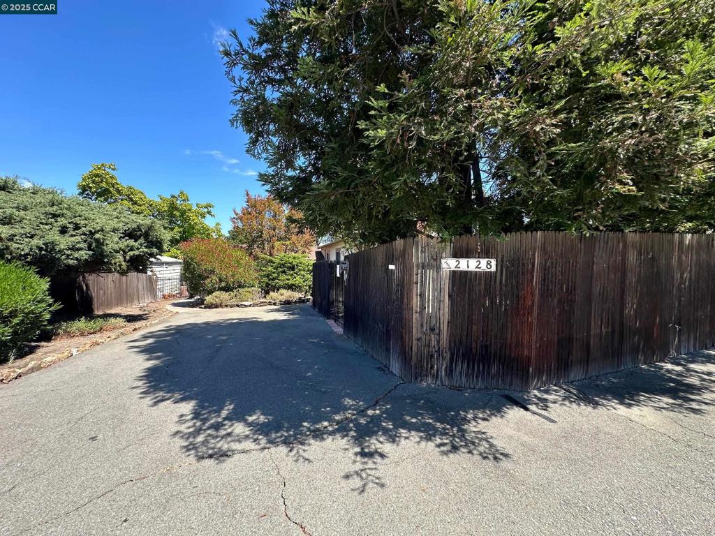 S. WALNUT CREEK - Residential