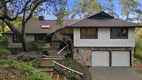 Photo of 25564 Fernhill Drive, Los Altos Hills, CA 94024 (MLS # ML82038313)